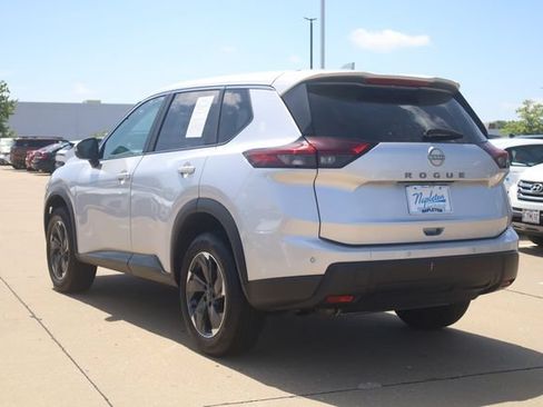 Used 2025 Nissan Rogue SV FWD image 7