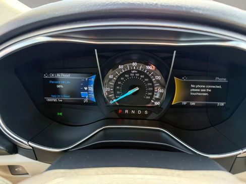 Used 2018 Ford Fusion SE w/ Fusion SE Technology Package FWD image 17