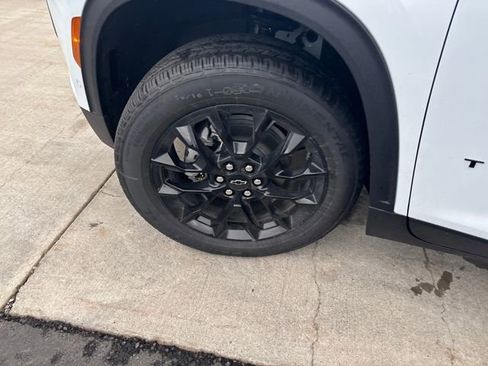 New 2026 Chevrolet Traverse LT w/ Enhanced Driving Package image 28