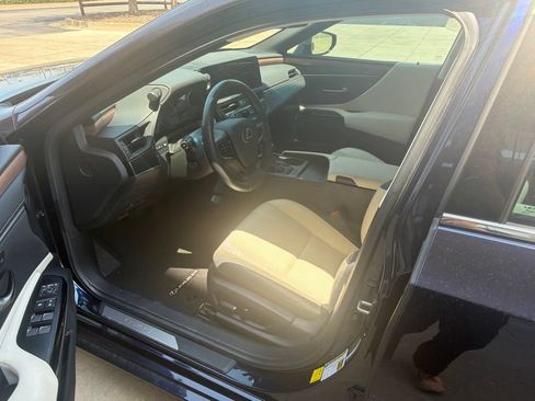 Certified 2025 Lexus ES 350 w/ Premium Package FWD image 5
