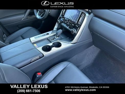 New 2026 Lexus LX 700h F Sport AWD/4WD image 17