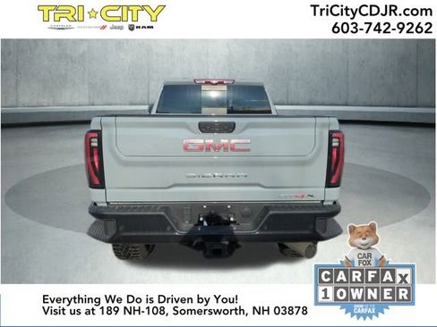 Used 2025 GMC Sierra 2500 AT4X image 4