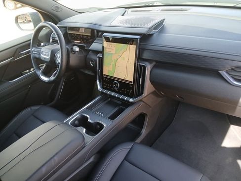 Used 2025 GMC Acadia Elevation w/ Elevation Premium Package AWD/4WD image 55