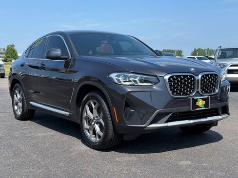 Used 2022 BMW X4 xDrive30i image 2