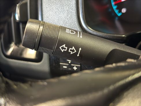 Used 2021 Chevrolet Colorado Z71 w/ Safety Package AWD/4WD image 23
