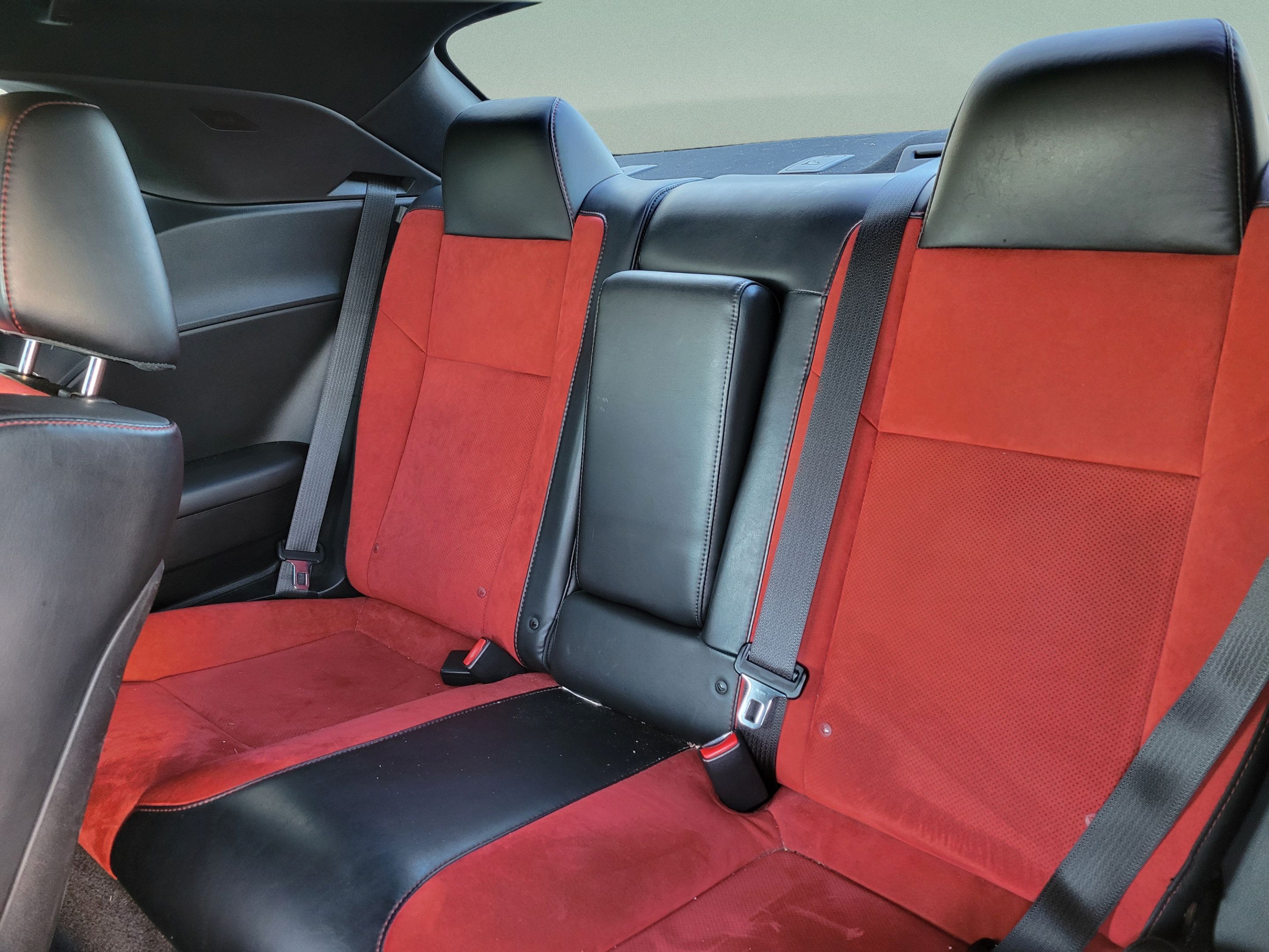 Used 2015 Dodge Challenger R/T Plus RWD image 5