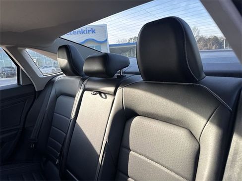 Used 2022 Volkswagen Jetta SE image 26