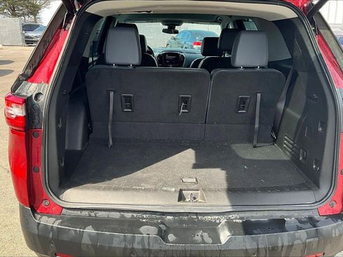 Used 2021 Chevrolet Traverse LT image 4