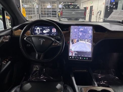 Used 2020 Tesla Model X Long Range image 39