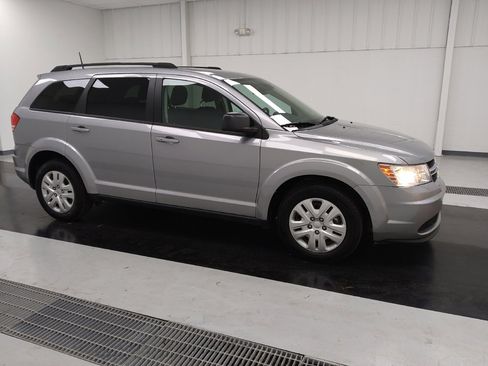 Used 2018 Dodge Journey SE image 11