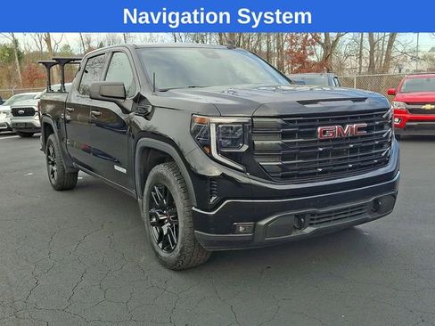 Used 2023 GMC Sierra 1500 Elevation AWD/4WD image 3