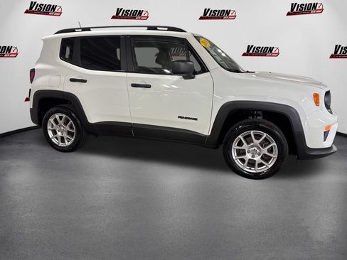 Used 2019 Jeep Renegade Sport w/ Sport Appearance Group AWD/4WD image 4