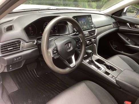 Used 2018 Honda Accord LX image 10