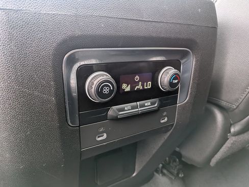 Used 2022 Chevrolet Tahoe LT AWD/4WD image 36