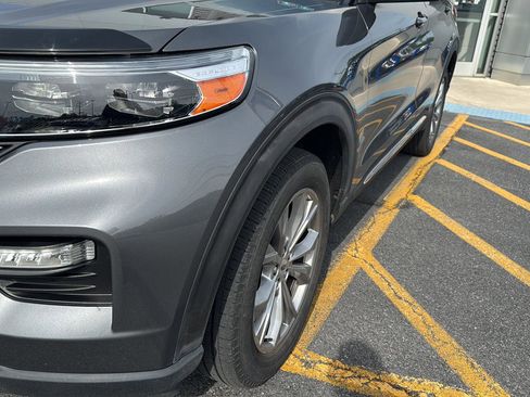 Used 2023 Ford Explorer XLT w/ Equipment Group 202A AWD/4WD image 6
