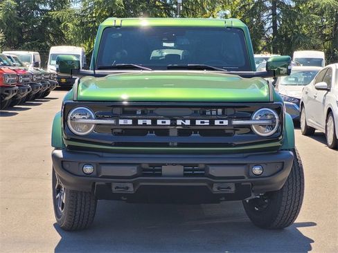 New 2025 Ford Bronco Outer Banks image 3