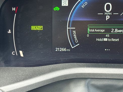 Certified 2025 Toyota Camry SE image 24