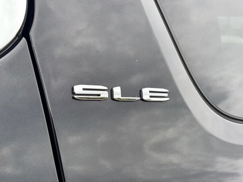 Used 2022 GMC Acadia SLE w/ Driver Convenience Package AWD/4WD image 26