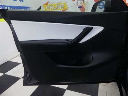 Used 2021 Tesla Model Y Performance image 21