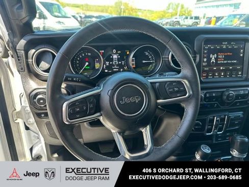 Used 2023 Jeep Wrangler Unlimited Sahara w/ Cold Weather Group AWD/4WD image 11