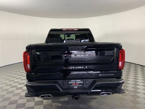 Used 2025 GMC Sierra 1500 Denali Ultimate image 8