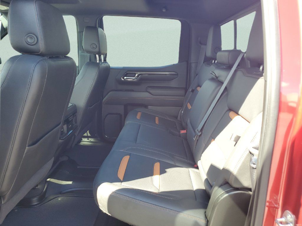 Used 2022 GMC Sierra 1500 AT4 w/ AT4 Premium Package AWD/4WD image 10