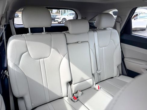 Certified 2023 Kia Sorento S w/ Panoramic Sunroof Package image 11