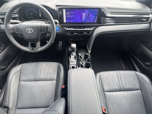 Used 2025 Toyota Camry XSE w/ Premium Package FWD image 10