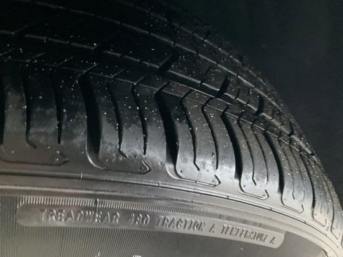 Used 2024 Cadillac XT4 Premium Luxury image 30