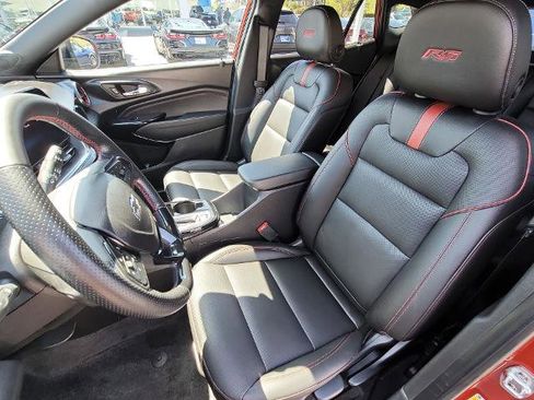 Used 2024 Chevrolet Trax RS w/ Driver Confidence Package FWD image 18