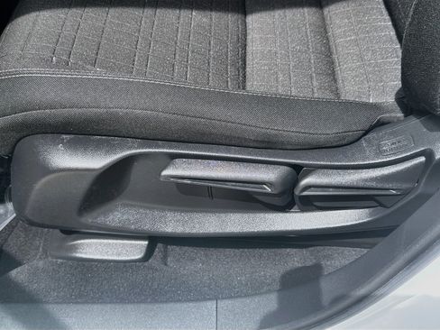 Used 2024 Honda HR-V LX image 17
