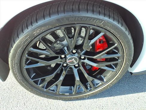 Used 2015 Chevrolet Corvette Z06 w/ 3LZ Preferred Equipment Group image 23