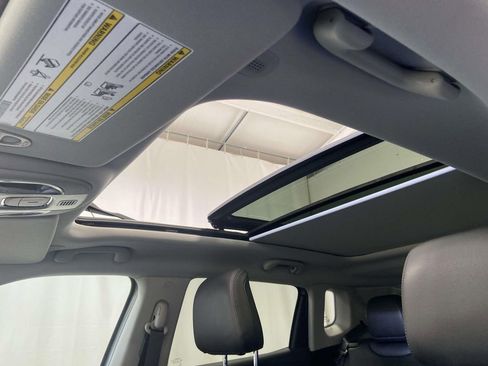 Used 2022 Jeep Compass Latitude w/ Sun and Sound Group image 21