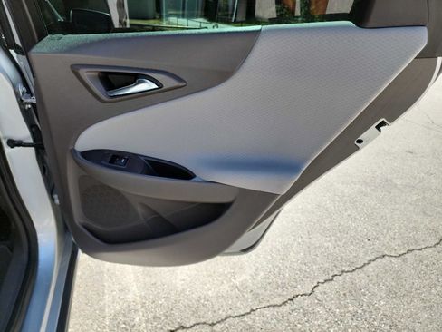 Used 2022 Chevrolet Malibu LS FWD image 31