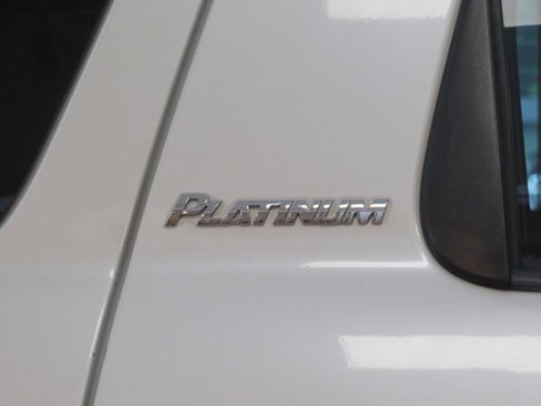 Used 2017 Toyota Sequoia Platinum RWD image 84
