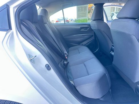 Used 2025 Toyota Corolla LE image 39