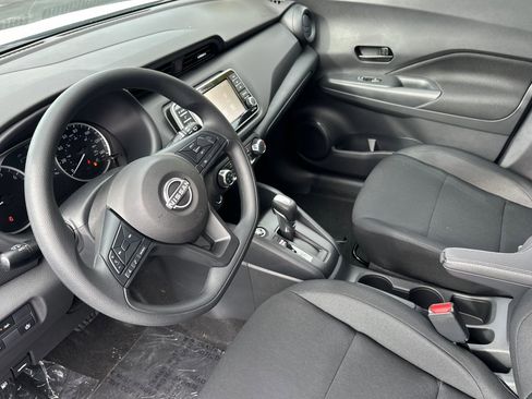 New 2025 Nissan Kicks S image 10