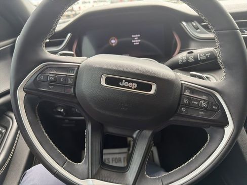 Used 2023 Jeep Grand Cherokee L Laredo image 22