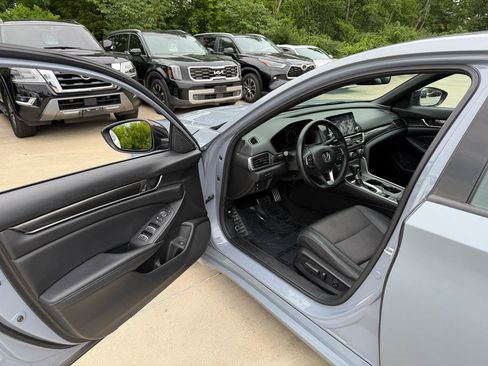 Used 2021 Honda Accord Sport image 8