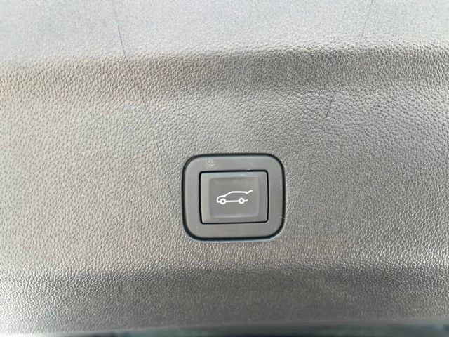 Used 2026 Chevrolet Suburban Premier w/ Sun And Tow Package RWD image 7