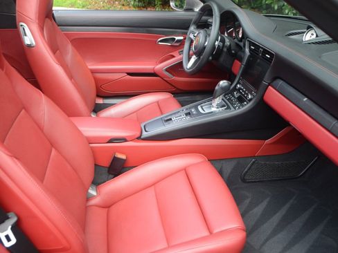 Used 2019 Porsche 911 AWD/4WD image 14