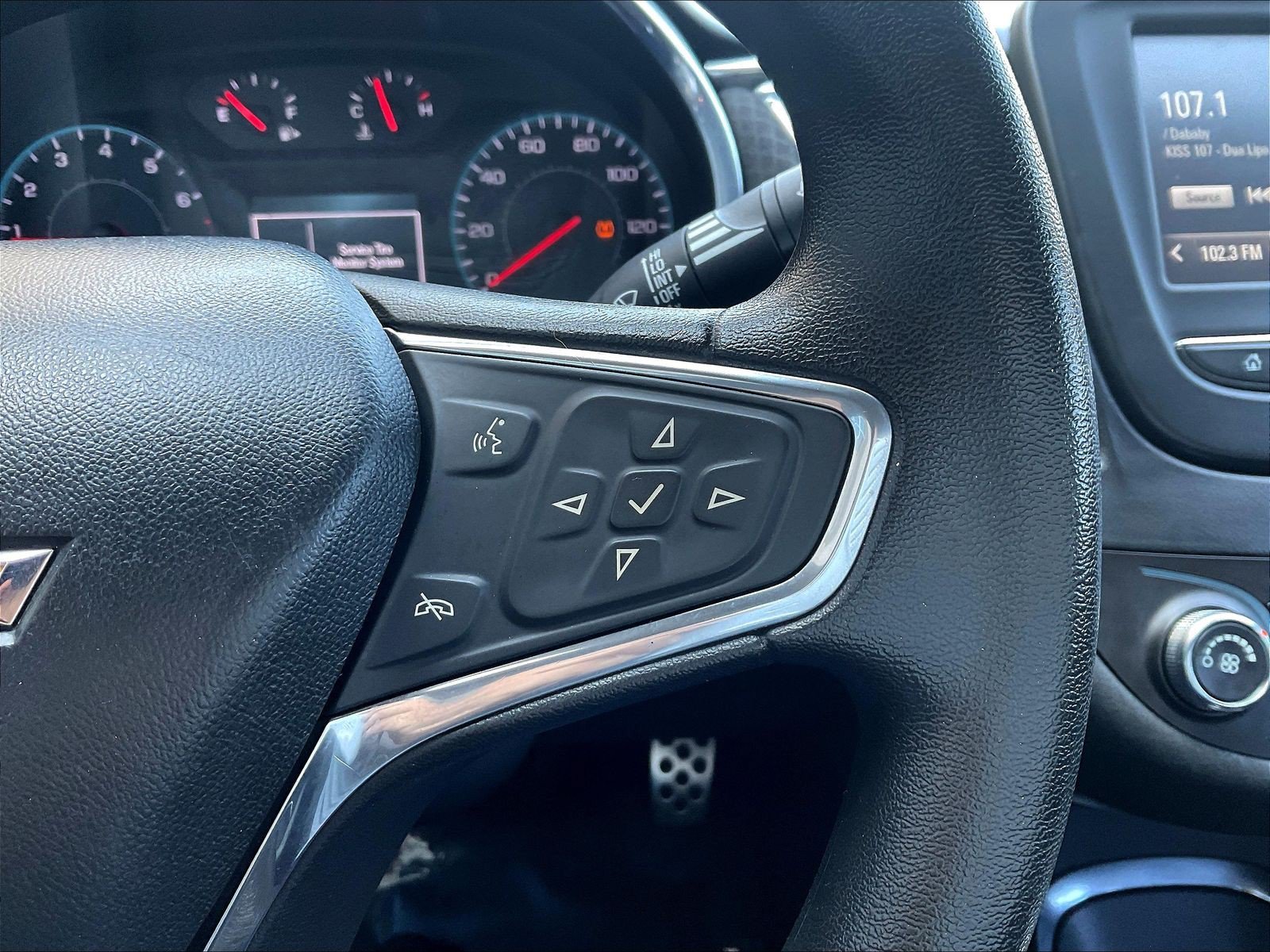 Used 2017 Chevrolet Malibu LT FWD image 12
