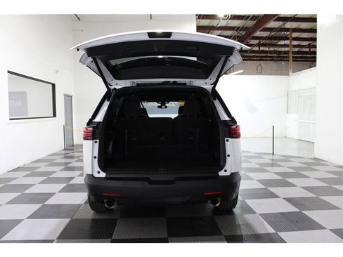 Used 2022 Chevrolet Traverse LT image 21