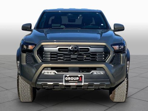 Used 2024 Toyota Tacoma TRD Off-Road AWD/4WD image 4