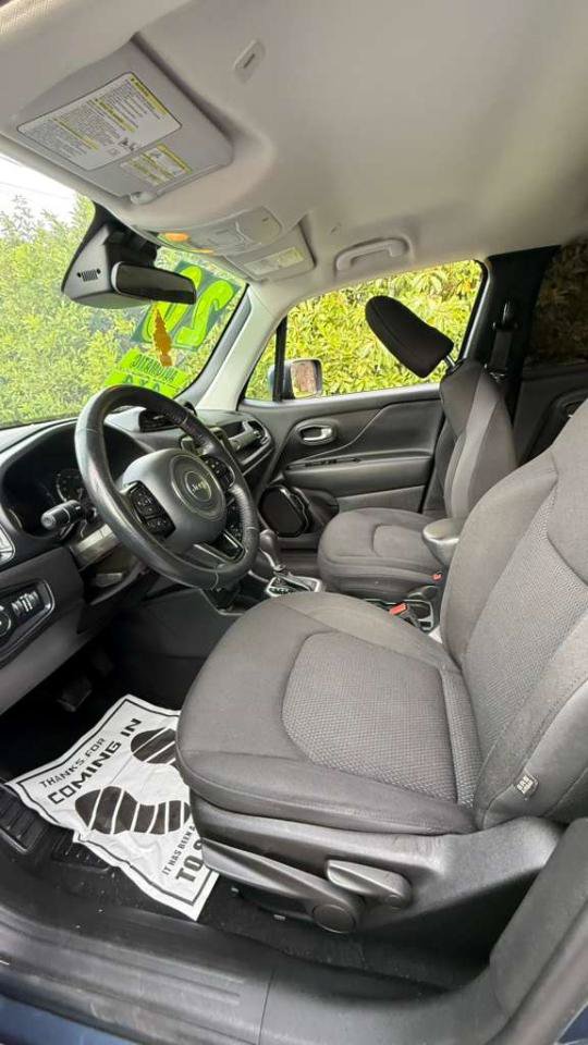 Used 2020 Jeep Renegade Altitude AWD/4WD image 3