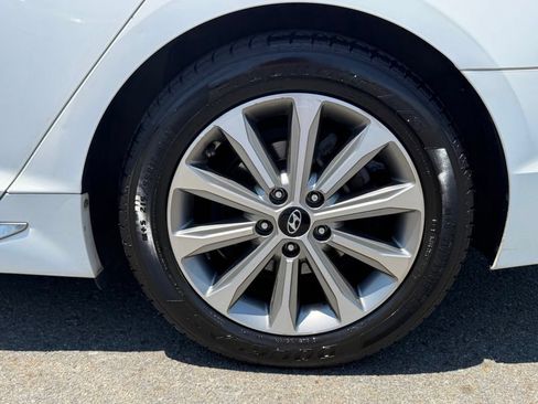Used 2016 Hyundai Sonata Limited w/ Option Group 05 FWD image 11