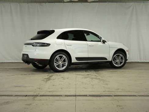 Certified 2021 Porsche Macan image 7