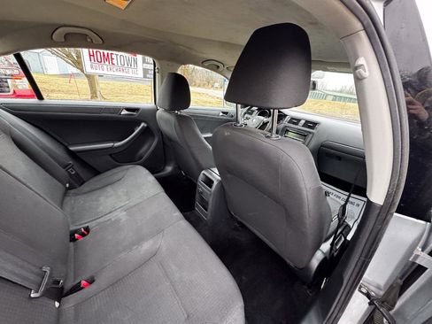 Used 2015 Volkswagen Jetta S image 16