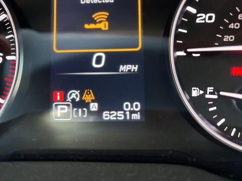 Certified 2025 Subaru Crosstrek 2.5i Limited w/ Crosstrek Mirror Package image 24