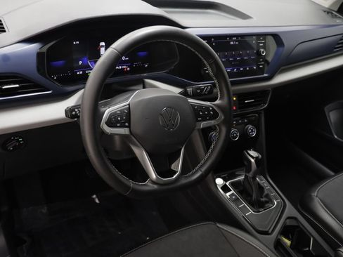 Certified 2023 Volkswagen Taos SE w/ Black Wheel Package FWD image 6